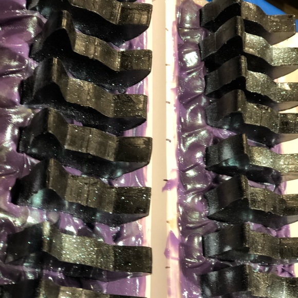 🧼Salem artisan seasonal soap snow witch scent🧼 - Picture 7 of 11